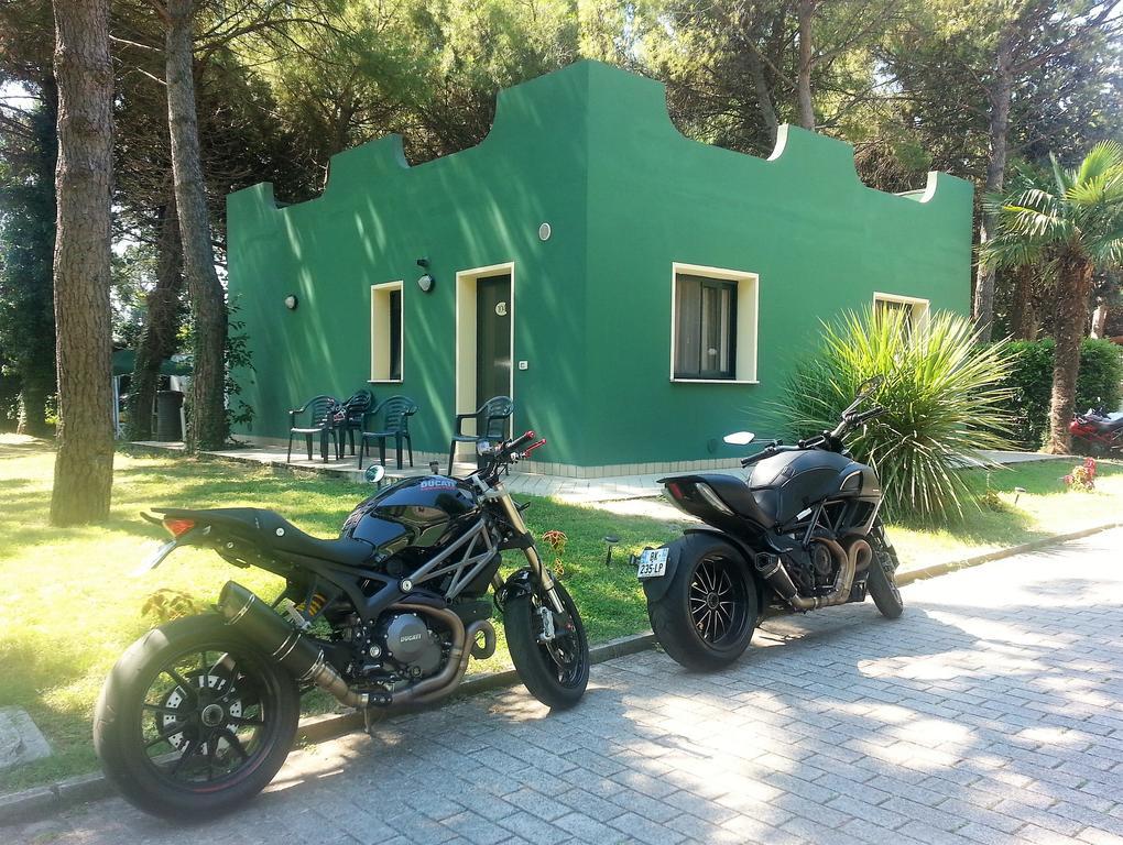 מיסאנו אדריאטיקו Villaggio Mithos מראה חיצוני תמונה